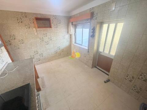 Moradia no centro da cidade com garagem