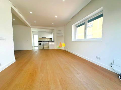 Andar Moradia T3 Renovado com Garagem - Buarcos!