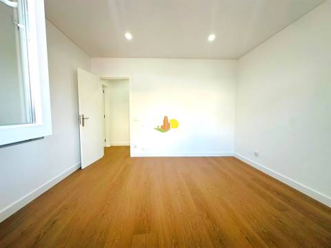 Andar Moradia T3 Renovado com Garagem - Buarcos!