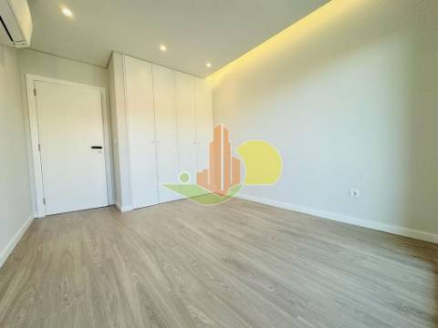 T1 com garagem Novo