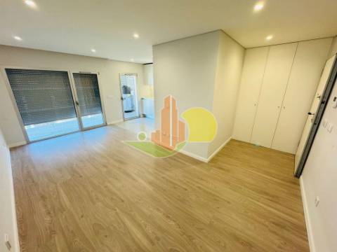 T1 com garagem Novo