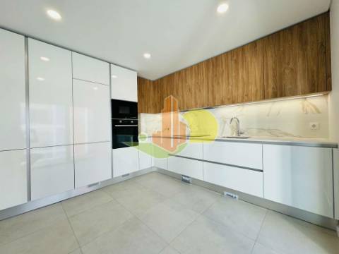 T2 com Garagem Novo
