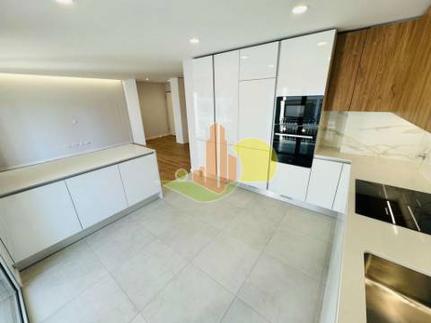 T2 com Garagem Novo