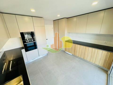 T2 com Garagem Novo