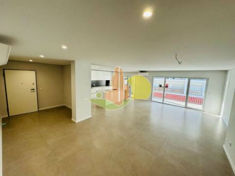 T3 com Garagem Novo
