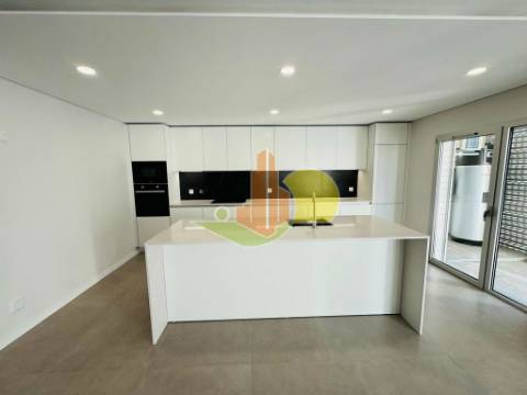 T3 com Garagem Novo