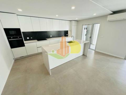 T3 com Garagem Novo