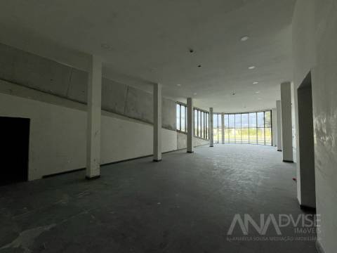 Loja  Venda em Repeses e São Salvador,Viseu