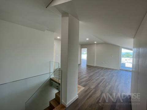 Apartamento T3+2 Duplex Venda em Viseu,Viseu