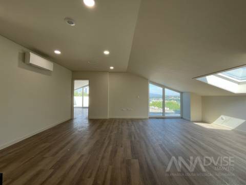 Apartamento T3+2 Duplex Venda em Viseu,Viseu