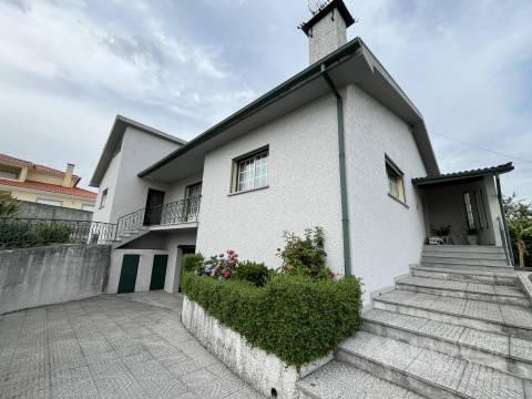 Moradia Isolada T3 Venda em Mundão,Viseu