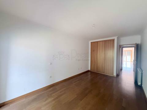 Apartamento T2 para Arrendar em Guimarães