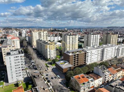 Apartamento T3 à Venda – Porto
