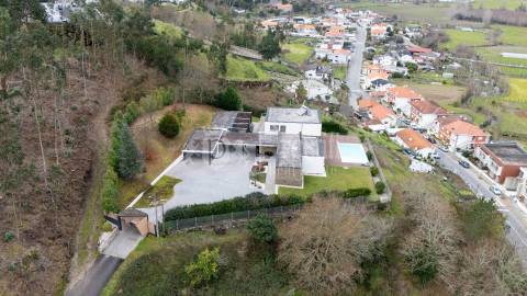 Moradia T4 com Vistas Deslumbrantes em Guimarães