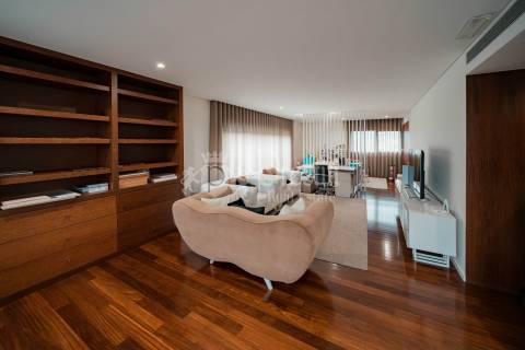 Moradia T4 com Vistas Deslumbrantes em Guimarães