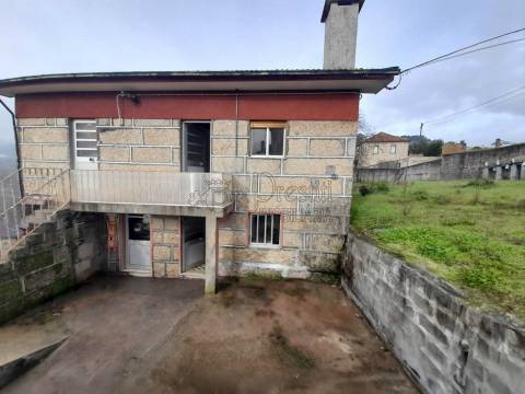Moradia T3 à venda em Marco de Canaveses