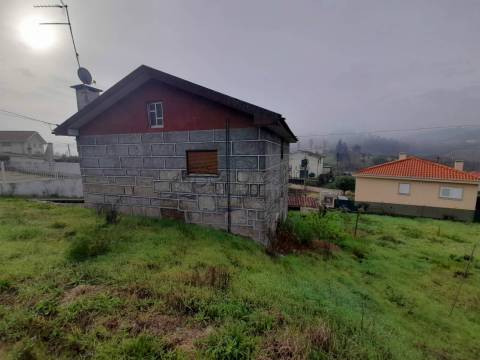 Moradia T3 à venda em Marco de Canaveses