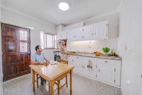 Moradia Geminada T2 para arrendar em Creixomil, Guimarães