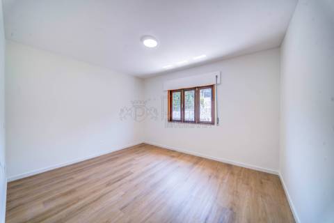 Moradia Geminada T2 para arrendar em Creixomil, Guimarães