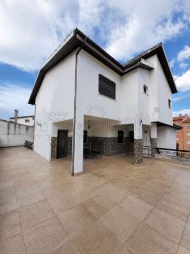 Moradia T4 + Terreno em Valpaços