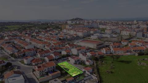 Lote de terreno para construção de moradia geminada em Castelo Branco