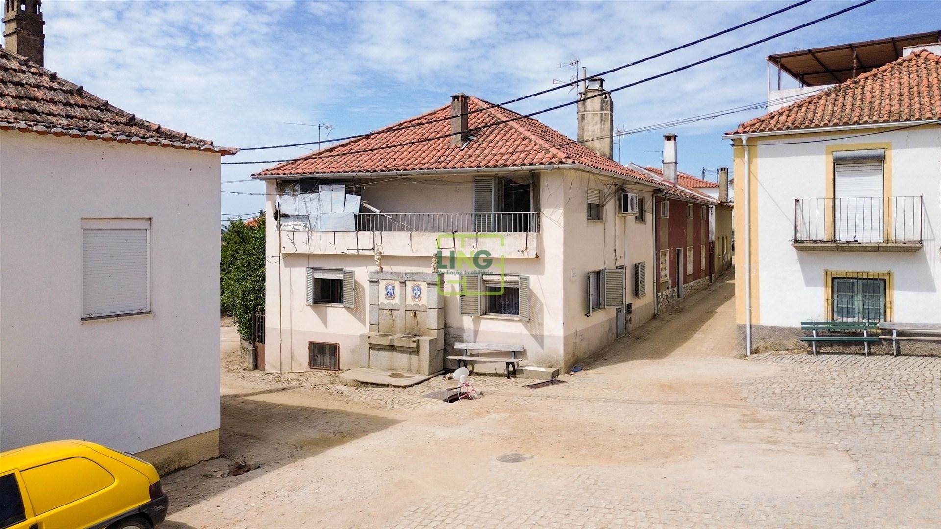 Moradia Geminada T3 situada em Monfortinho