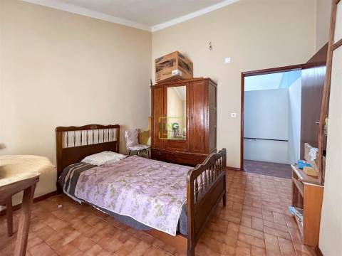 Moradia Geminada T3 situada em Monfortinho