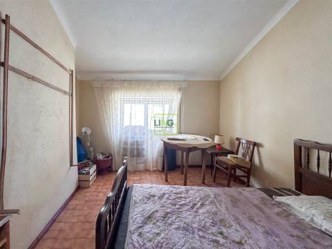 Moradia Geminada T3 situada em Monfortinho