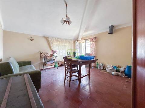 Moradia Geminada T3 situada em Monfortinho
