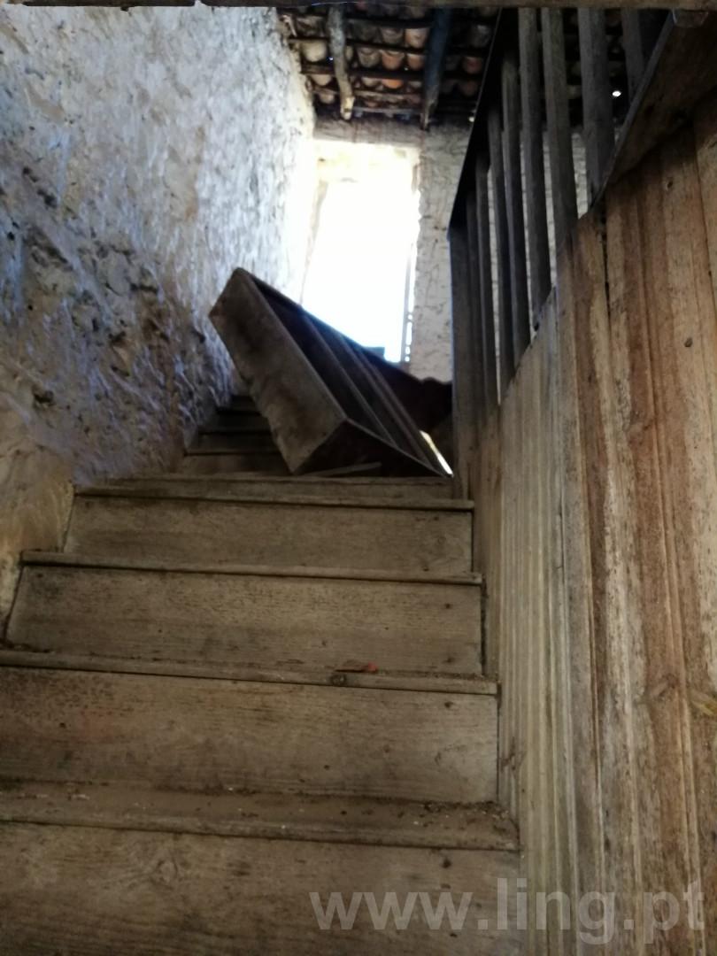 Moradia em em pedra nos Cebolais de Cima - Para remodelar...