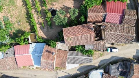 Moradia com pátio na freguesia de Sarzedas - Castelo Branco