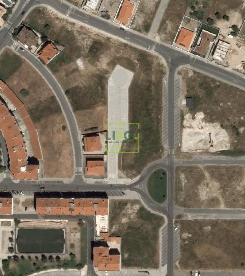 Lote de Terreno destinado a 31 estacionamentos privados