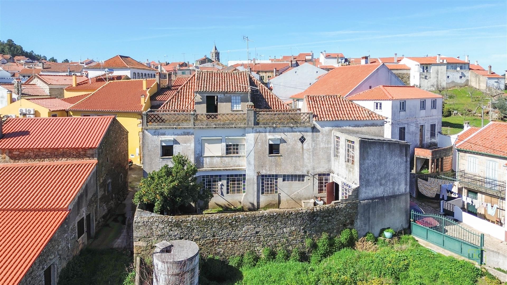 Moradia T9 para Venda em Penamacor (Aranhas) – 65.000€