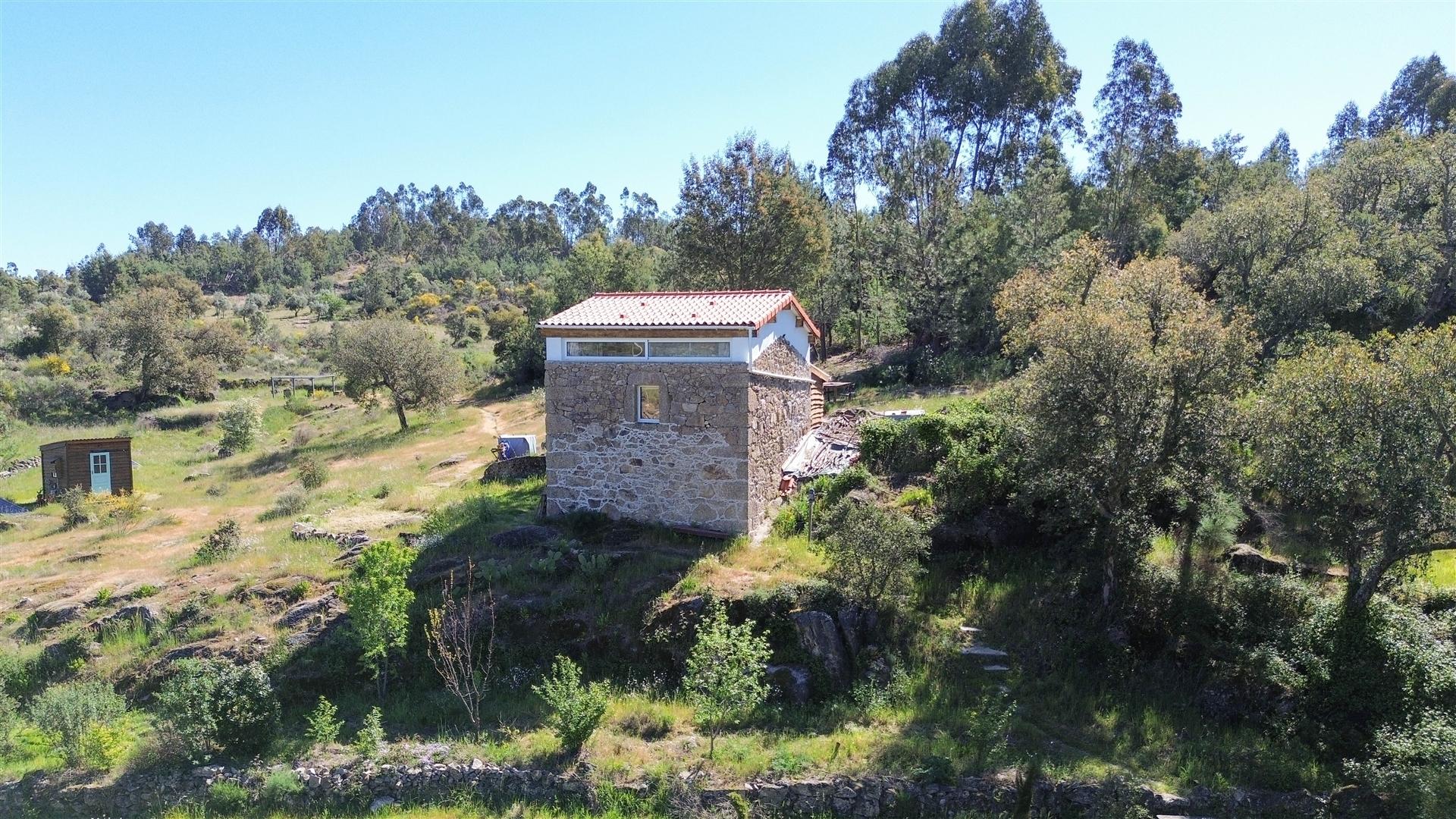 Quinta com moradia pronta a habitar para venda, 1HA – Cafede, Castelo Branco