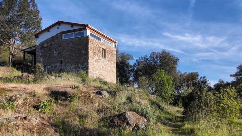 Quinta com moradia pronta a habitar para venda, 1HA – Cafede, Castelo Branco