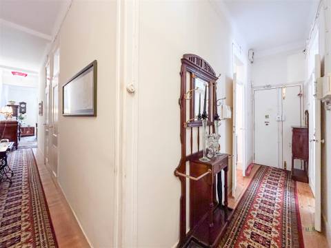 T5 em Arroios com Traça Original | Centro de Lisboa | 650k