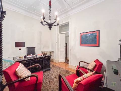 T5 em Arroios com Traça Original | Centro de Lisboa | 650k