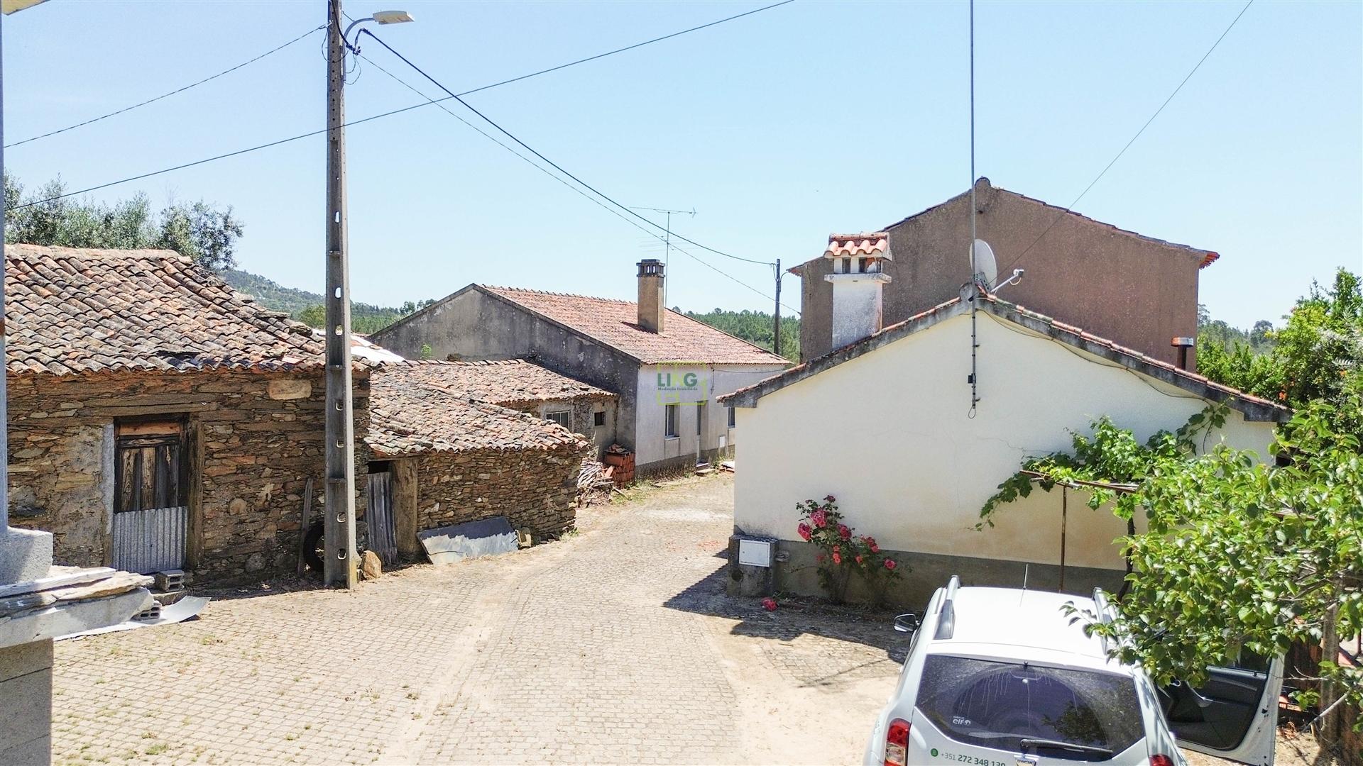 Moradia T3 Venda em Sarzedas,Castelo Branco