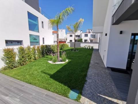 Moradia Isolada T3 Venda em Moncarapacho e Fuseta,Olhão