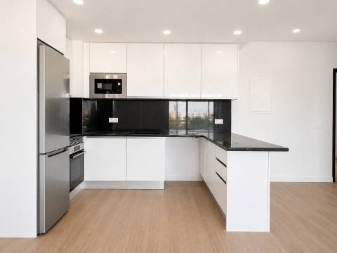 Apartamento T1, Penthouse, com garagem e piscina