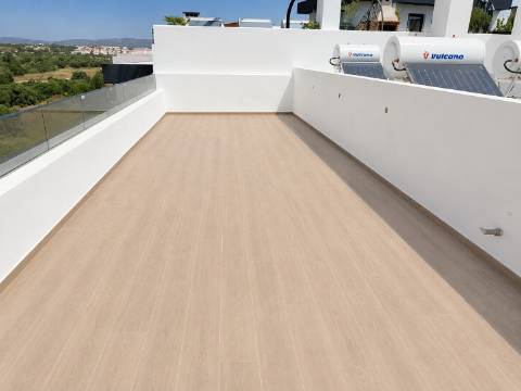Apartamento T1, Penthouse, com garagem e piscina