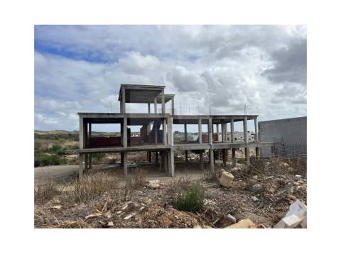 Lote de Terreno T4 Venda em Quelfes,Olhão