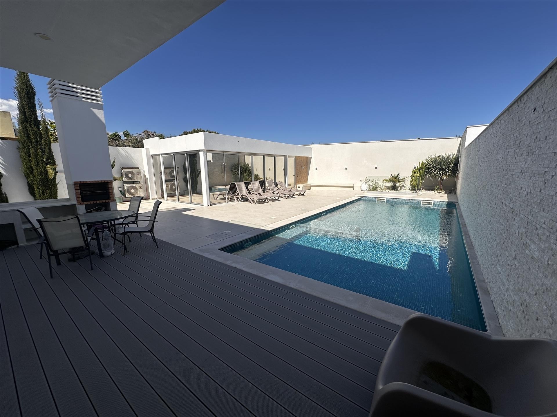 Moradia T5 Venda em Montenegro,Faro
