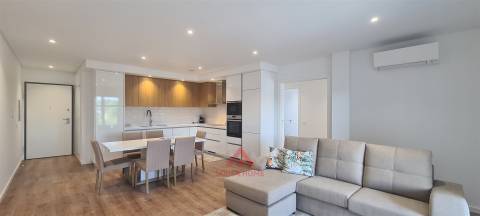 Apartamento T3 - Terraço c/ churrasqueira / Garagem