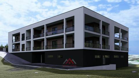 Apartamento T3 - Exposição Solar Nascente + Varanda Churrasqueira + Jardim
