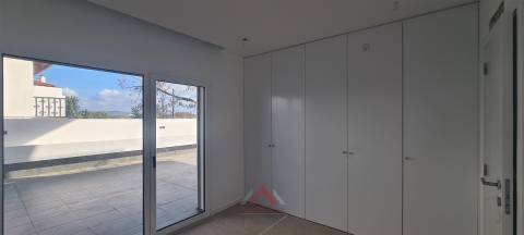 T3 c/ Terraço + Jardim Privado