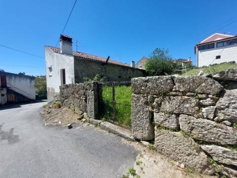 Moradia para Restaurar T2+2 Venda em Nespereira,Gouveia