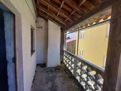 Moradia para Restaurar T2 Venda em Sabugueiro,Seia