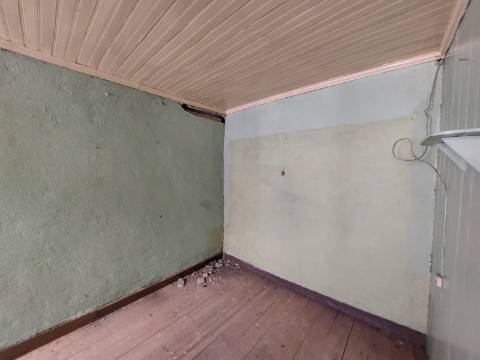 Moradia para Restaurar T2 Venda em Sabugueiro,Seia