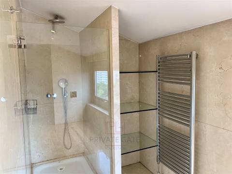 Apartamento T2 Arrendamento em Aldoar, Foz do Douro e Nevogilde,Porto